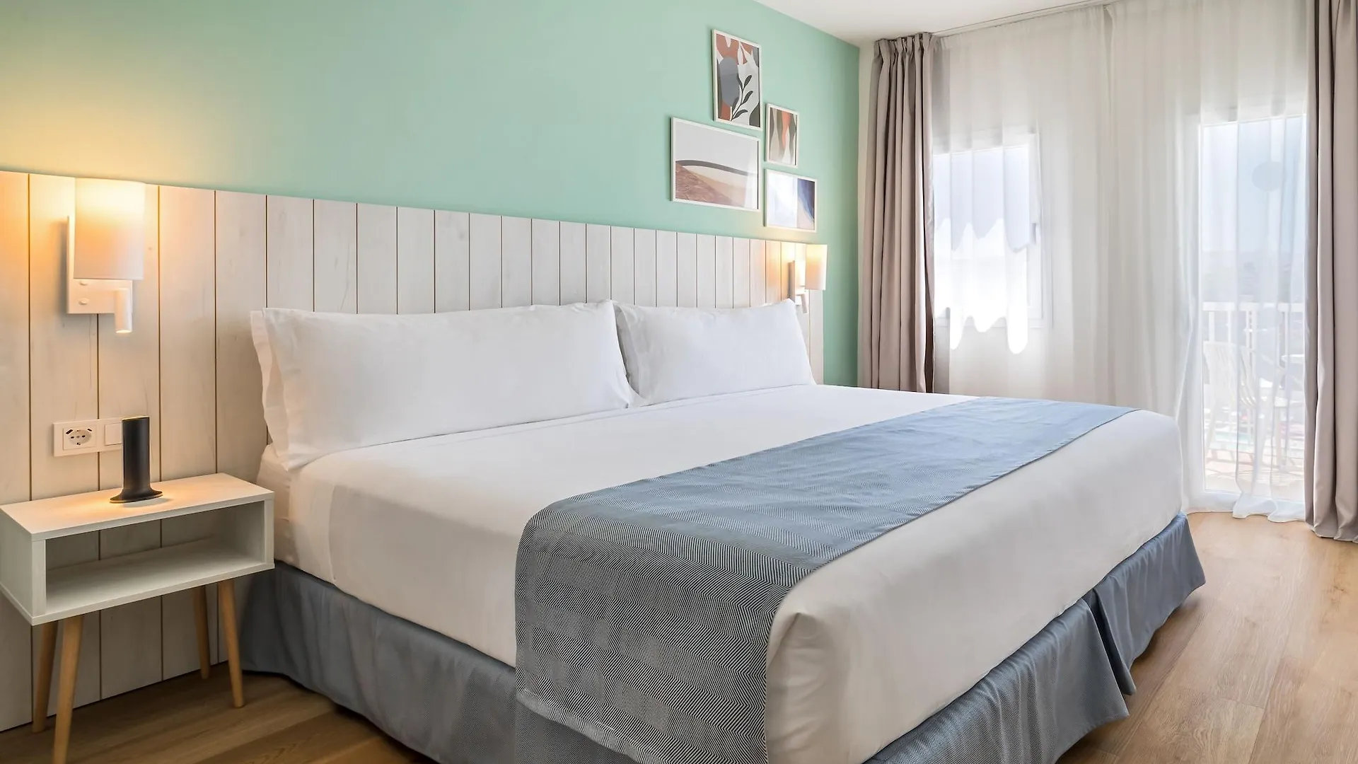 Barcelo Ponent Beach Cala D´Or 4*,  Spagna
