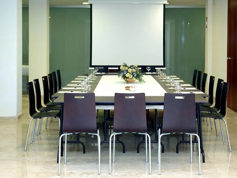 Barcelo Ponent Beach Cala D´Or 4*,